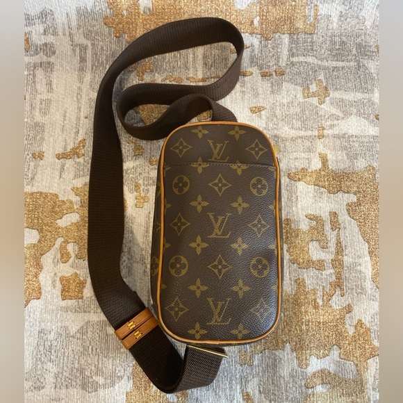 Louis Vuitton Monogram Pochette Gange - Picture 1 of 8